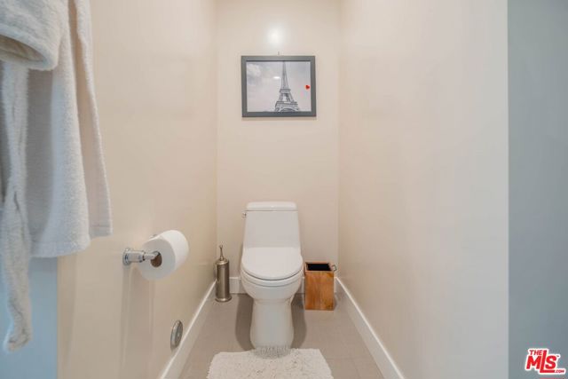 2760 East Glenoaks Boulevard photo 40