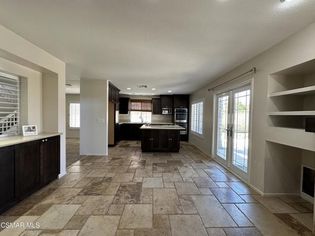 1755 Empty Saddle Road, Simi Valley CA: https://media.crmls.org/mediaz/1a517f2a-a68e-4fed-9059-d9e8a6968017.jpg