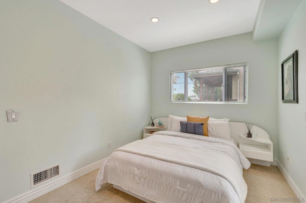 MLS #250030437SD img 19