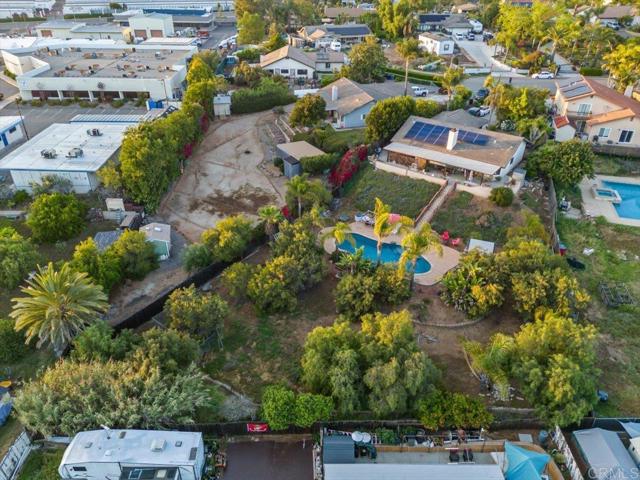 1315 Hermana Court, Vista CA: https://media.crmls.org/mediaz/1a5194d6-cc9f-4a4f-9f62-eddf9c27000e.jpg