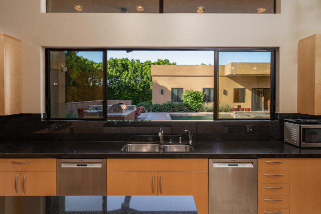 72116 Clancy Lane, Rancho Mirage CA: https://media.crmls.org/mediaz/1a52ae1a-a90b-43a7-a536-8653b73fde88.jpg