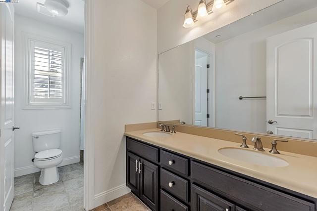 3579 Rimini Ln, Dublin CA: https://media.crmls.org/mediaz/1a53f982-0a65-4ce7-a156-5322fce4be43.jpg