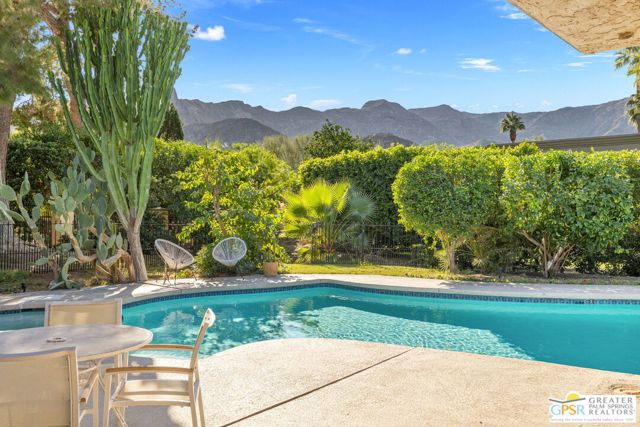 40675 E Thunderbird Terrace, Rancho Mirage CA: https://media.crmls.org/mediaz/1a55006b-988f-44f2-ae96-267588434088.jpg