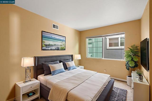 3478 Esperanza Drive, Concord CA: https://media.crmls.org/mediaz/1a5525a1-a647-4fd4-9776-964b0fc02339.jpg