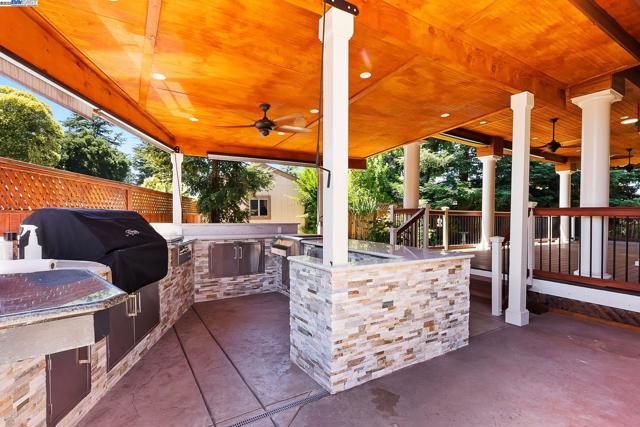 1673 Richardson Court, Concord CA: https://media.crmls.org/mediaz/1a556497-9312-4450-801d-26093160eba7.jpg