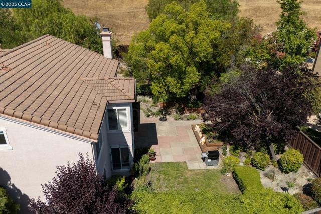125 Coriander Ct, San Ramon CA: https://media.crmls.org/mediaz/1a560440-19d8-48a5-9241-b28f63fe9604.jpg