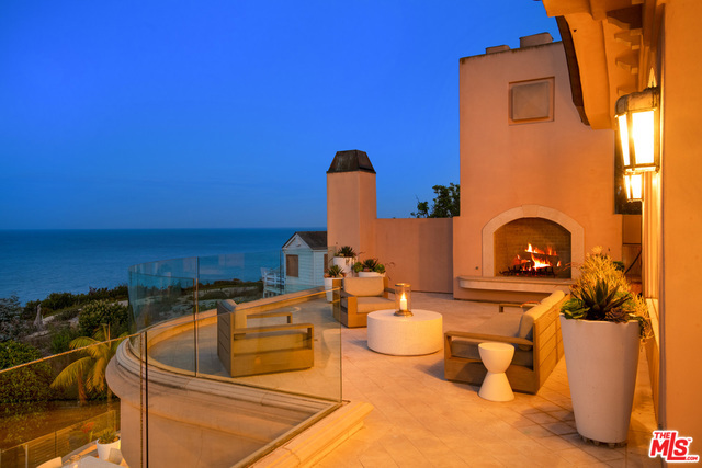 28808 Cliffside Drive, Malibu CA: https://media.crmls.org/mediaz/1a56b859-cc8a-4472-b850-e1f5c9fa782b.jpg