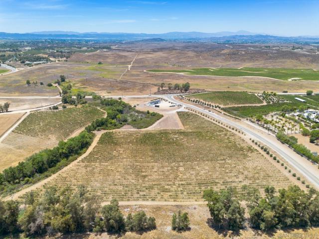36051 E Benton Rd., Temecula CA: https://media.crmls.org/mediaz/1a5724c3-087e-4717-a7b2-8662c6d76872.jpg