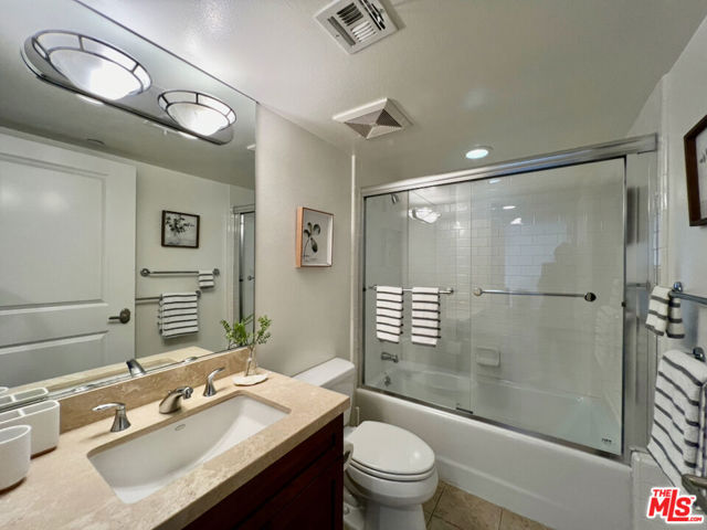 7249 Franklin Avenue, Los Angeles CA: https://media.crmls.org/mediaz/1a577a1f-82a4-4451-a01f-e7e67faa26a3.jpg