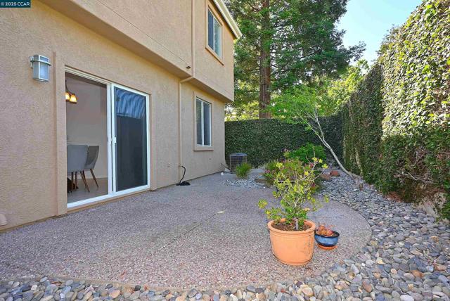 230 Triana Way, San Ramon CA: https://media.crmls.org/mediaz/1a58ba0e-c0d6-4fe2-b513-f968fed47fd9.jpg