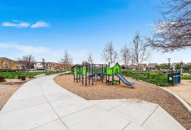 1701 TRAMONTI Drive, Dublin CA: https://media.crmls.org/mediaz/1a593b4f-84ed-4fb7-a3cb-b94dff9d8e26.jpg