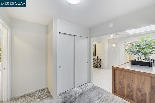 2900 Tice Creek Dr, Walnut Creek CA: https://media.crmls.org/mediaz/1a596d18-a40d-48b6-bbc1-0cf7c4aaae8f.jpg