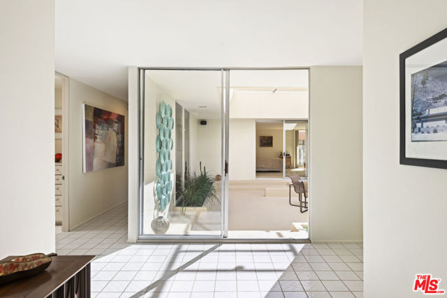 6 Cody Court, Rancho Mirage CA: https://media.crmls.org/mediaz/1a5a5414-27bb-4a5a-bf95-d782298052ea.jpg
