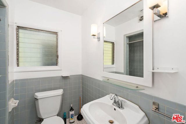 934 N La Jolla Avenue, West Hollywood CA: https://media.crmls.org/mediaz/1a5c17dd-01ac-42e7-a0b6-8436e7da8982.jpg