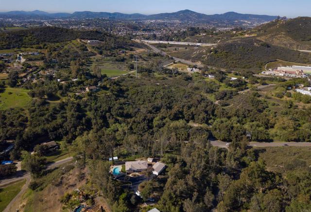 25311 Jesmond Dene Road, Escondido CA: https://media.crmls.org/mediaz/1a5c2900-e888-4055-b3aa-3a6b809bcc1b.jpg