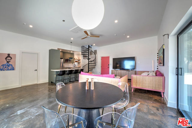 24641 Piuma Road, Malibu CA: https://media.crmls.org/mediaz/1a5c5899-b54c-4497-8186-45ca7ad55dec.jpg