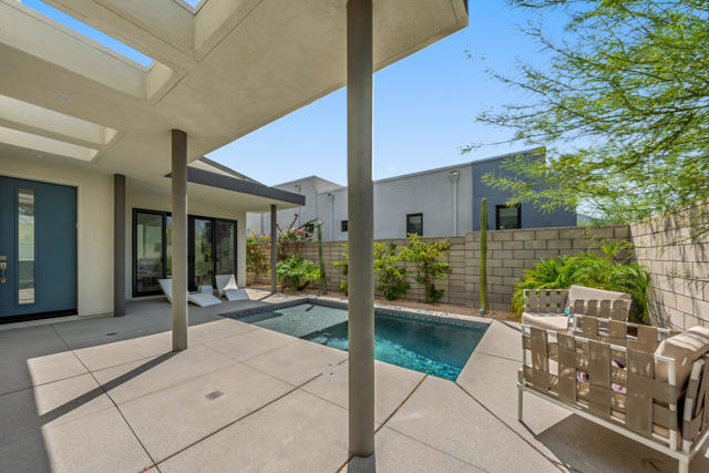 781 Fountain Drive, Palm Springs CA: https://media.crmls.org/mediaz/1a5c5be9-bb08-486e-bd19-4ce77eed744f.jpg