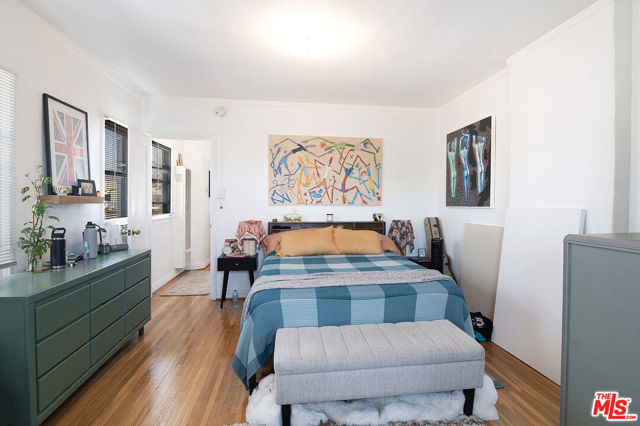 500 N Alta Vista Boulevard, Los Angeles CA: https://media.crmls.org/mediaz/1a5c63a5-d877-45b4-8a56-fedc7e7c56d7.jpg