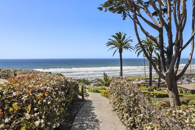 1552 Camino Del Mar, Del Mar CA: https://media.crmls.org/mediaz/1a5df2c0-c9b2-4e12-9d32-cb0c6c98ec76.jpg