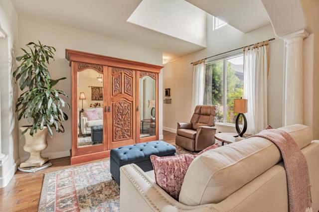 44737 Sun Valley Drive, King City CA: https://media.crmls.org/mediaz/1a5dfaea-ce92-4014-91db-a51b4581611d.jpg