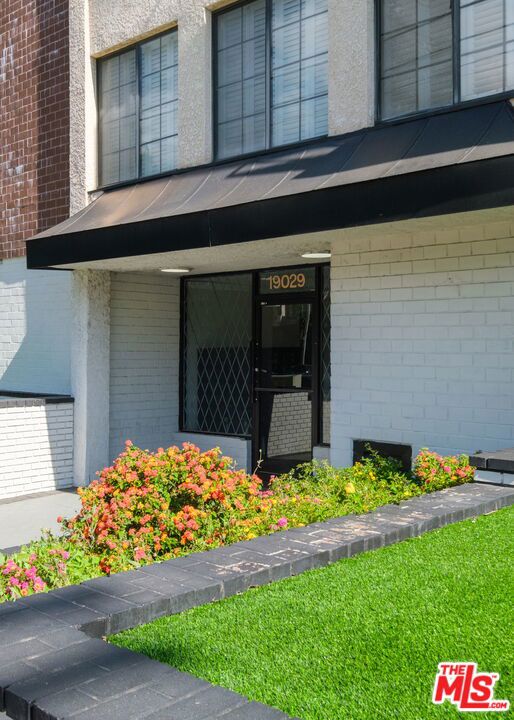 19029 Nordhoff Street, Northridge CA: https://media.crmls.org/mediaz/1a5ee1c6-ac35-41cf-8f96-e98e9019da5d.jpg