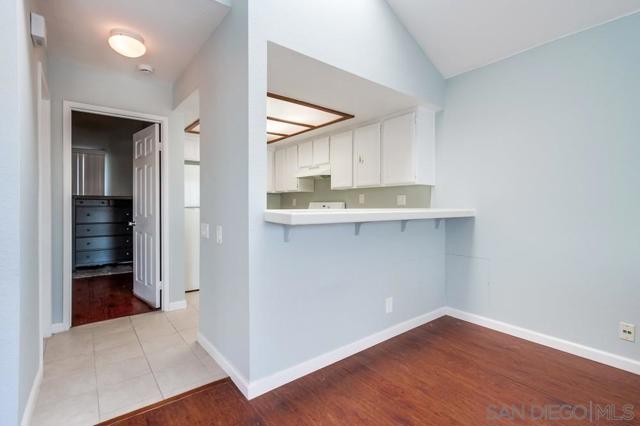 4527 Contour Blvd., San Diego CA: https://media.crmls.org/mediaz/1a5ef04c-19ba-4bb3-baf3-80eaea7d4ea7.jpg
