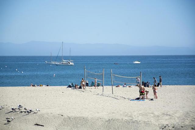 4380 Diamond Street, Capitola CA: https://media.crmls.org/mediaz/1a5f868c-e866-481b-88be-520e4e9b0a91.jpg