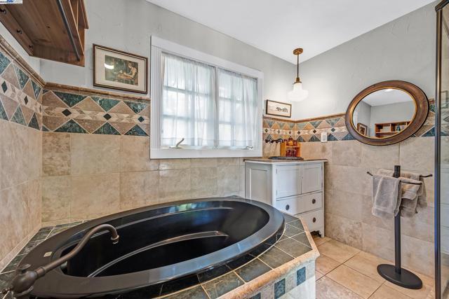 203 Roberta Ave, Pleasant Hill CA: https://media.crmls.org/mediaz/1a609d49-97d2-4277-971d-7a6b8477ee91.jpg