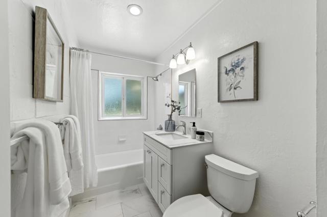 1043 Northwood Drive, San Carlos CA: https://media.crmls.org/mediaz/1a6250ca-d6cc-49bd-95ec-84dbfa74a43a.jpg
