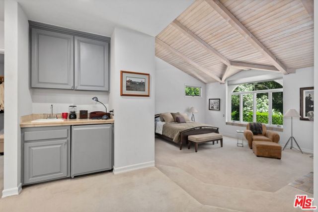 24753 Mulholland Highway, Calabasas CA: https://media.crmls.org/mediaz/1a636dac-48e3-464b-b41f-14e23049783e.jpg