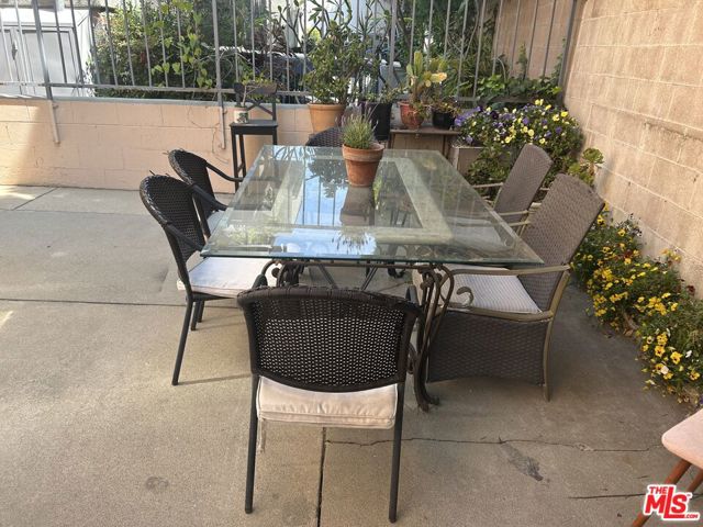 1022 N Croft Avenue, Los Angeles CA: https://media.crmls.org/mediaz/1a63e464-cf73-448f-a8de-ad87786b3950.jpg