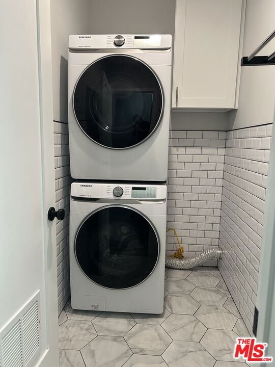https://media.crmls.org/mediaz/1a647e82-a328-4bbb-81c1-7d9d67c21d8e.jpg?preset=X-Large