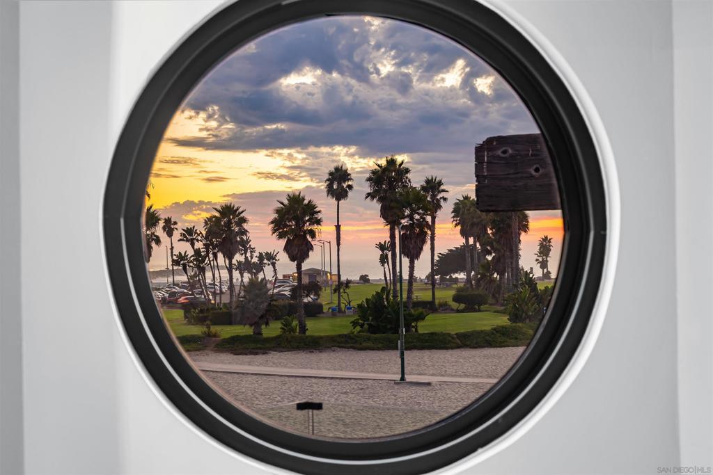 https://media.crmls.org/mediaz/1a64f47a-35b6-4ea0-a37b-c5b13e774202.jpg?preset=X-Large