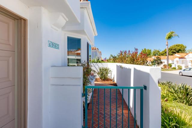 4963 Lamia way, Oceanside CA: https://media.crmls.org/mediaz/1a65395c-7c66-43b9-8df5-4189661f07bc.jpg