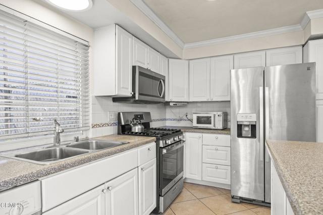111 Carlisle Court, Oxnard CA: https://media.crmls.org/mediaz/1a6678a0-cf2d-409b-8c94-4b4db3375d05.jpg