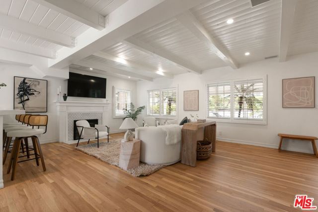 3011 Clune Avenue, Venice CA: https://media.crmls.org/mediaz/1a667d62-577d-4838-8bda-bb06999d9a15.jpg