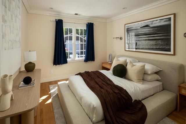 945 Evelyn Street, Menlo Park CA: https://media.crmls.org/mediaz/1a669ddb-cb8a-4284-a96c-eb9f2f5ece9e.jpg