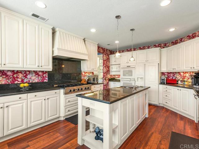 10794 Spur Point Court, San Diego CA: https://media.crmls.org/mediaz/1a66a804-eaff-48a0-a1af-f1b8e5d95559.jpg