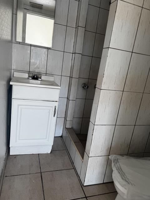 2980 K St, San Diego CA: https://media.crmls.org/mediaz/1a66c5b1-5a97-4c56-a0b5-0590689f7dd7.jpg