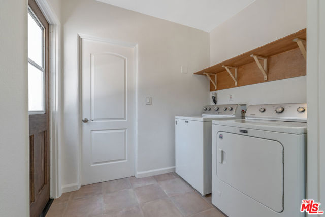 4031 Edenhurst Avenue, Los Angeles CA: https://media.crmls.org/mediaz/1a66f4e9-240a-4738-8ad5-4d905b34078c.jpg