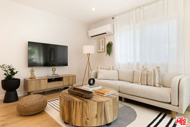 17 Sunset Avenue, 1 photo 8