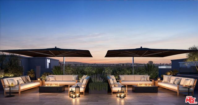 350 N Palm Drive, Beverly Hills CA: https://media.crmls.org/mediaz/1a67484a-9b78-450e-9b0b-82b43dfb8fcb.jpg