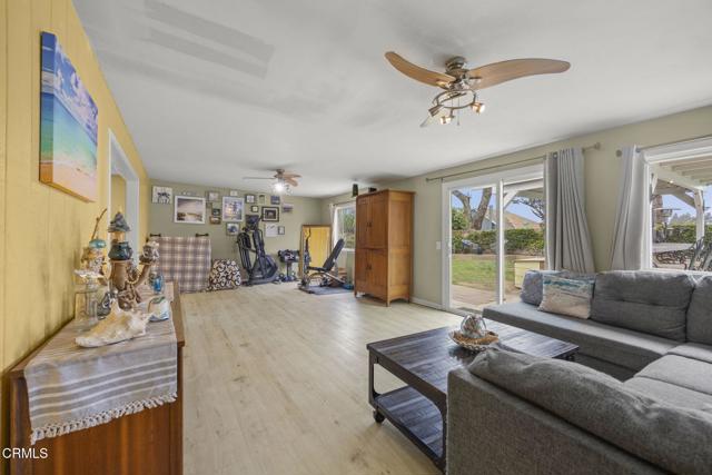 1099 N Agusta Avenue, Camarillo CA: https://media.crmls.org/mediaz/1a67508d-5dd8-460e-84da-0b7a1edcc6d9.jpg