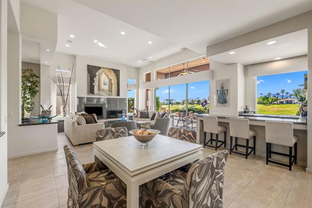 424 White Horse Trail, Palm Desert, CA 92211