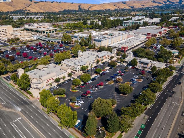 4403 Burke Way, Fremont CA: https://media.crmls.org/mediaz/1a6792ae-1e0c-4427-b856-0a1a3b371038.jpg