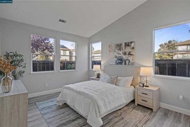 5109 Napa Shore Dr, Fairfield CA: https://media.crmls.org/mediaz/1a67f08d-de96-4d29-b45e-0e20bd0a5402.jpg
