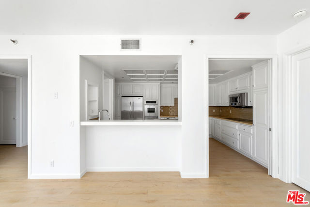 10550 Wilshire Boulevard, Los Angeles CA: https://media.crmls.org/mediaz/1a68b75e-2fda-4da9-ade3-6f03d08a4252.jpg
