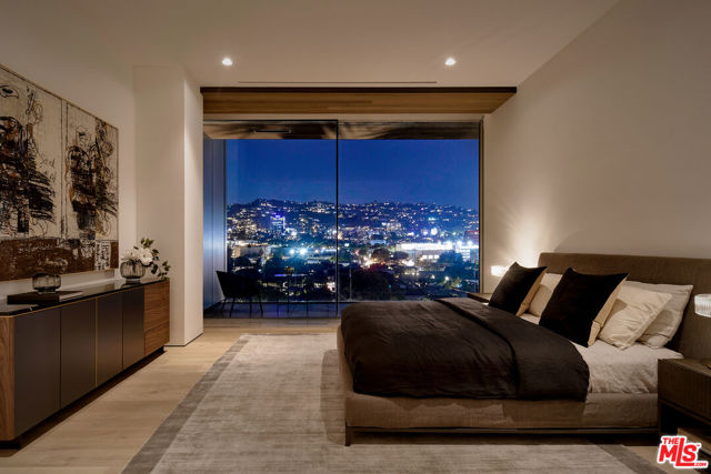 8899 Beverly Boulevard, West Hollywood CA: https://media.crmls.org/mediaz/1a68dd79-d594-4b99-b7e7-99bc0d5b98ba.jpg