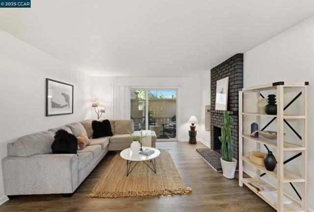 2055 Sierra Rd, Concord CA: https://media.crmls.org/mediaz/1a699e79-088f-4b70-8eb1-adf22d8ad5ce.jpg