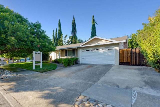 10400 Lindsay Avenue, Cupertino CA: https://media.crmls.org/mediaz/1a6ac7c1-fe77-4d2c-bd24-f55a5be204d5.jpg